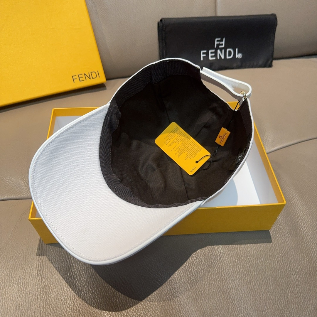 
配盒子布袋，Fendi（芬迪）新款原单棒球帽， 双F大刺绣，专柜热卖款中，11开模订制，原厂进帆布料+