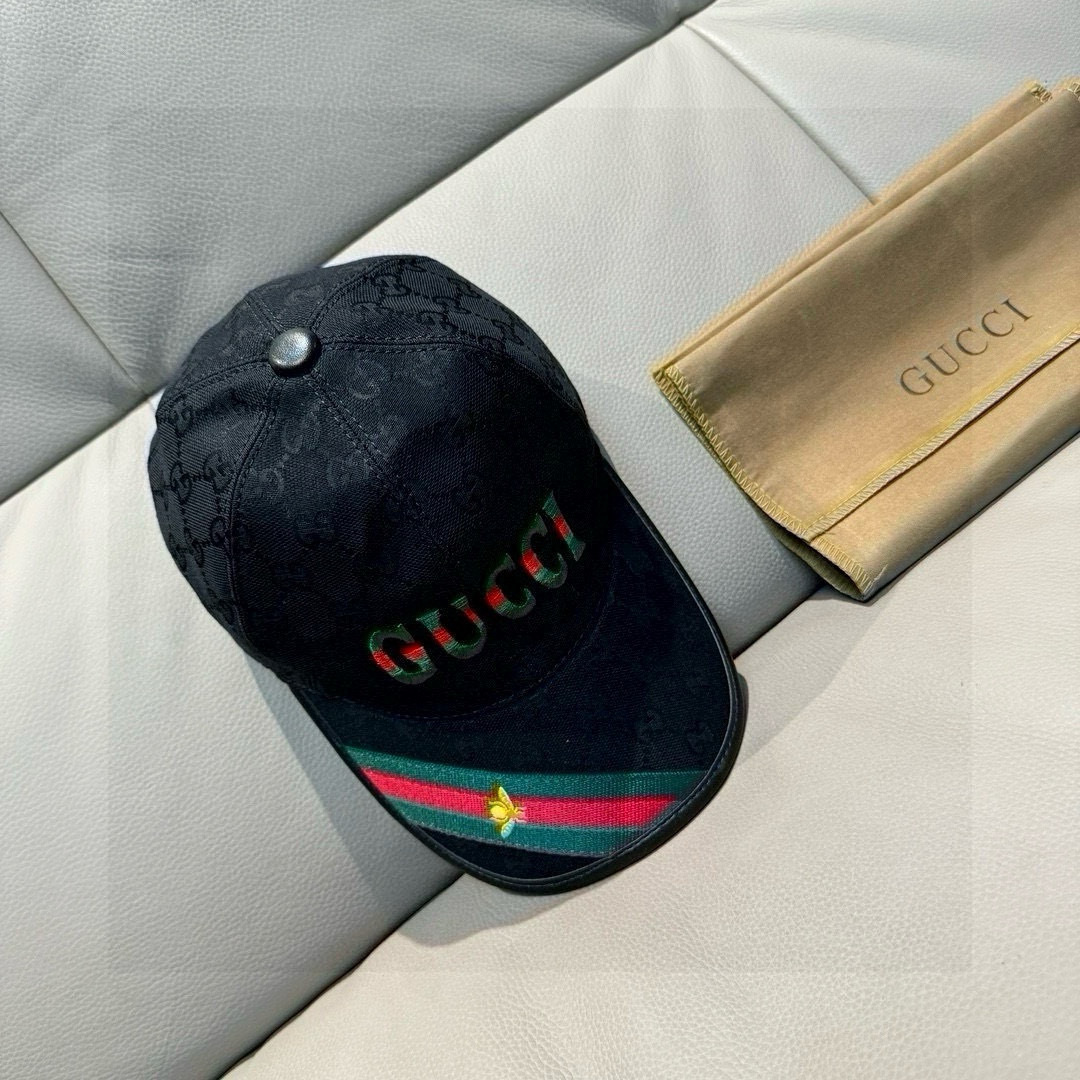 NO:363546,Package with box cloth bag, Gucci new original single baseball cap, 1:1 mold customization, heavy industry embroidery, details comparable to the counter, original canvas + first layer of cowhide, excellent quality!  The first choice for handsome men and beautiful women, fashionable and versatile. The basic head circumference is 56, and the patch can be adjusted. Hats, straw hats, fishermen's hats, baseball hats, knit hats, hats, gucci, espadrilles, cowhides, hats批 配盒子布袋,Gucci(古奇)新款原单棒球帽,1:1开模订制,重工刺绣,细节可媲美专柜,原版帆布料+头层牛皮,质量超赞！帅男靓女首选,时尚百搭.基础头围56,贴片可调节.帽子草帽渔夫帽棒球帽针织帽,帽子,gucci,espadrilles,cowhide,hats,hat