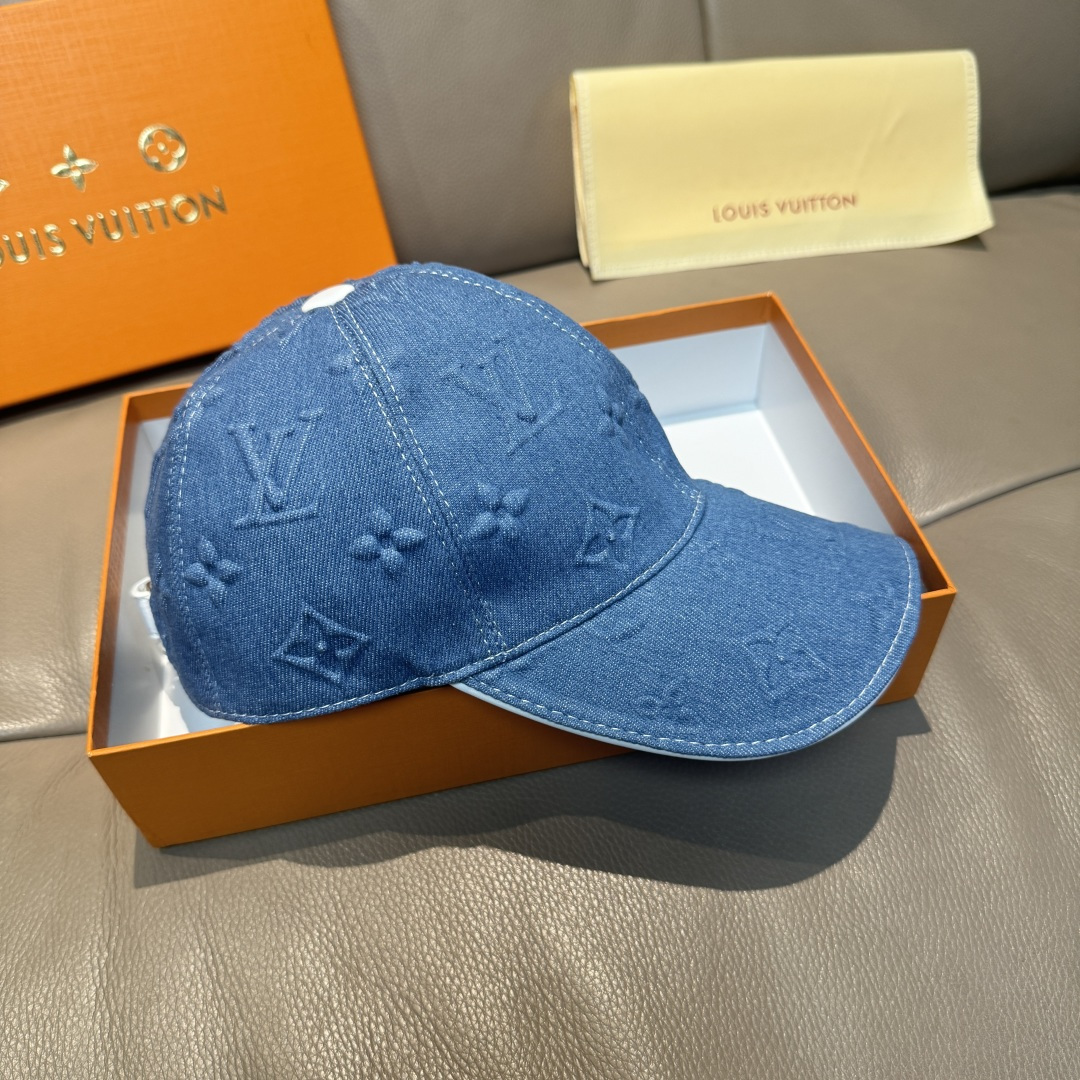 
配盒子布袋，LV(路易威登)新款原单棒球帽，大logo压花，11开模订制，原版牛仔布料，做工细致完美，