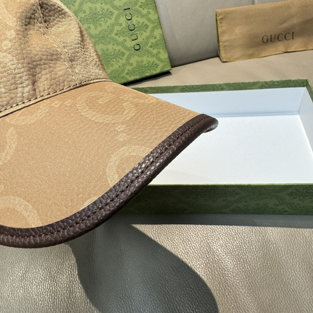 
配包装布袋，Gucci古奇新款原单棒球帽， 大双G，专柜11开模订制，完美对花，原版帆布面料+头层牛皮