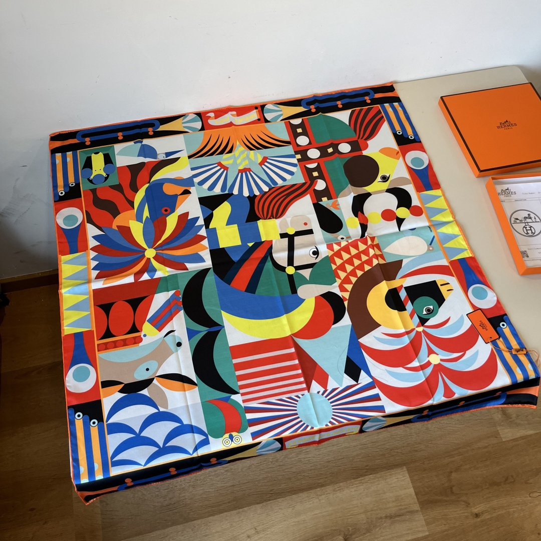 NO:339943,The Hermes Square Scarf 