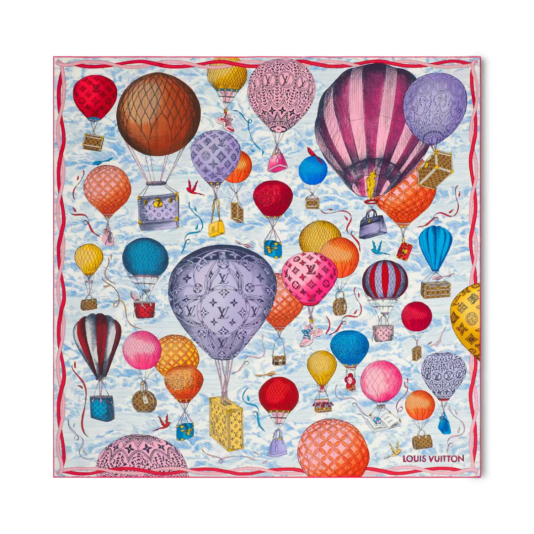 NO:340030,Batch Lv new silk square scarf This Up and Away 90 square scarf tells the brand's long travel history. It uses silk screen printing to create hot air balloons, traditional suitcases and classic handbag patterns, paired with Louis Vuitton logo weaving, full of summer style. Wide size can be used as a gift for travel enthusiasts. 90 x 90 cm (height x length) mulberry silk high-version scarf, high-version scarf, louis vuitton, louis vuitton, real silk19860909批 Lv新款真丝方巾 本款 Up and Away 90 方巾讲述品牌悠久旅行历史.以丝网印制工艺打造热气球、传统旅行箱和经典手袋图案,搭配路易威登标识织纹,满溢夏日风情.宽幅尺寸可作旅行爱好者的赠礼佳选. 90 x 90 厘米 (高 x 长度) 桑蚕丝高版本围巾,高版本围巾,louis vuitton,louis vuitton,real silk,scarf