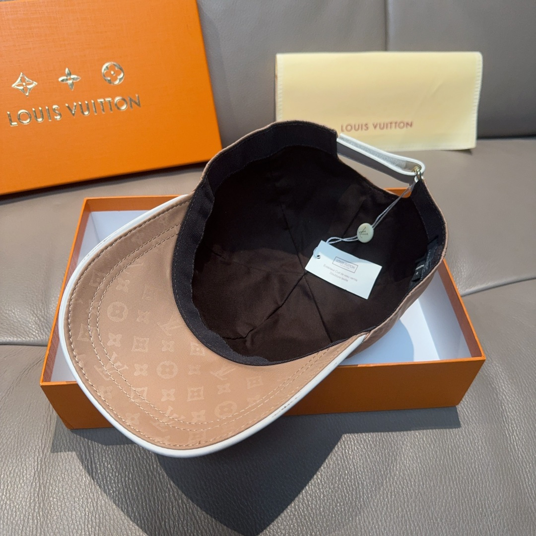 
配盒子布袋，Prada(普拉达)新款原单棒球帽， 刺绣logo，专柜11开模订制，原版纯棉布料+头层牛