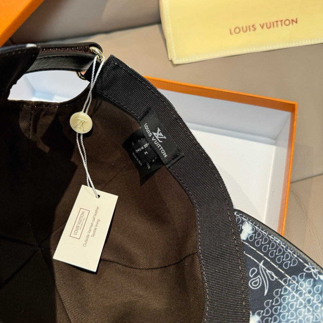 
配盒子布袋，LV路易威登新款原单棒球帽，lv丝印，11开模订制，原版丝印绸缎面料+头层牛皮，时尚帅气质