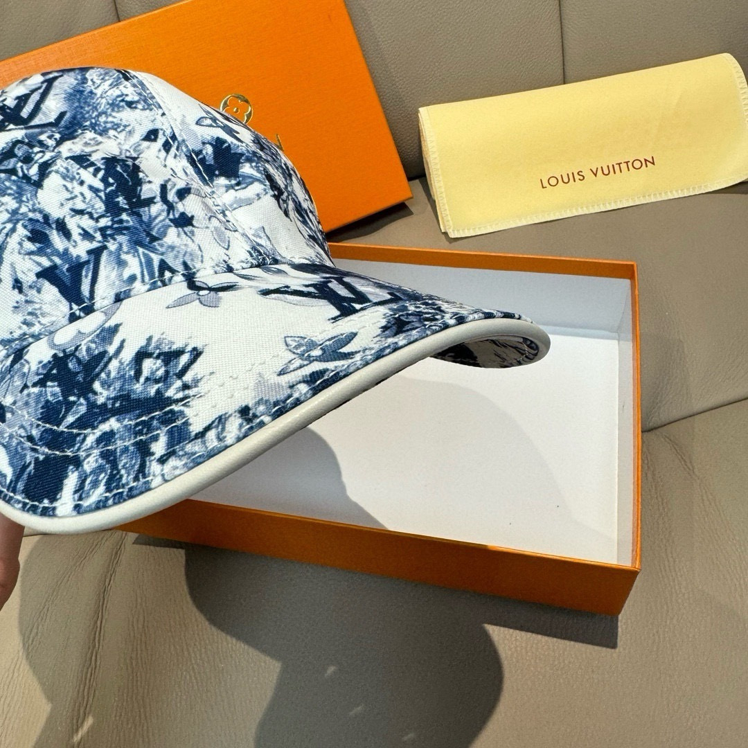 
配盒子布袋，LV路易威登新款原单棒球帽，lv丝印，11开模订制，原版丝印绸缎面料+头层牛皮，时尚帅气质