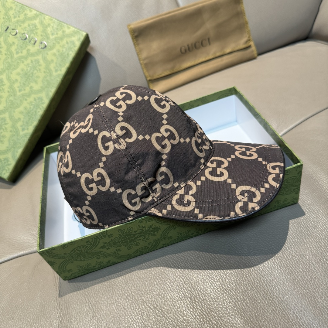 
官网新款出货
配包装布袋，Gucci古奇最新款原单棒球帽， 大双G，专柜11开模订制，完美对花，原版帆