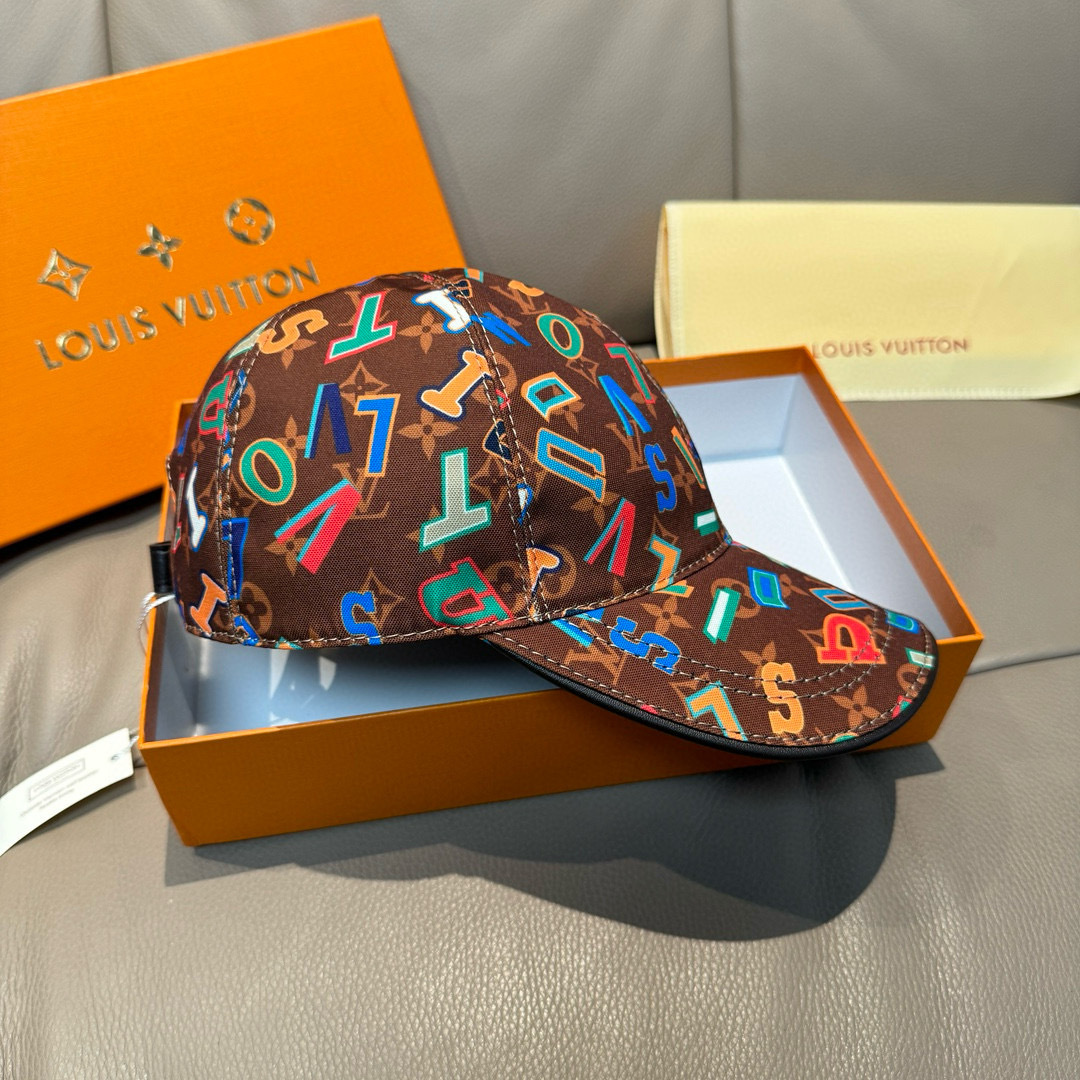 
配盒子布袋，LV路易威登新款原单棒球帽，字母丝印，11开模订制，原版丝印绸缎面料+头层牛皮，时尚帅气质