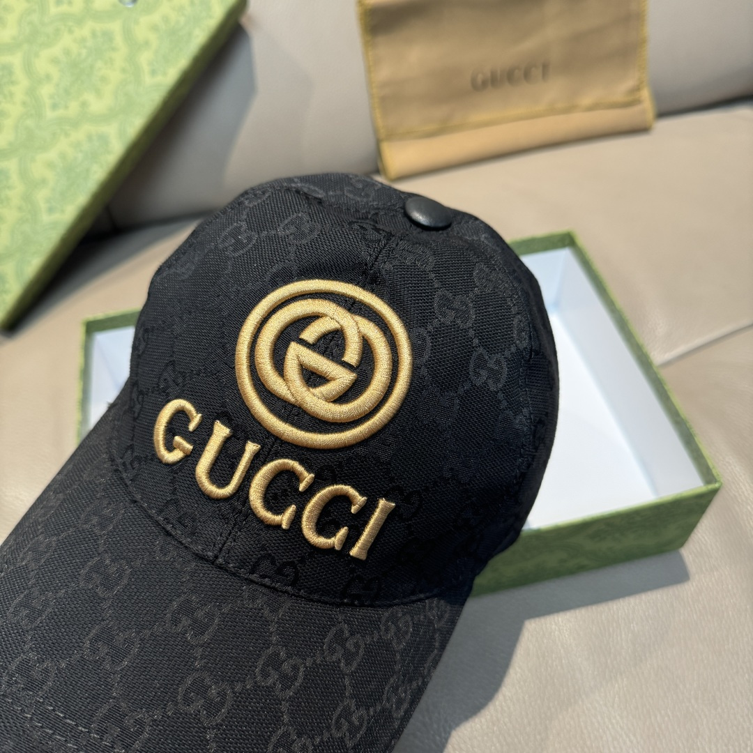 
配盒子布袋，Gucci(古奇)新款原单棒球帽， 大GUCCI刺绣，11开模订制，重工刺绣，细节可媲美专