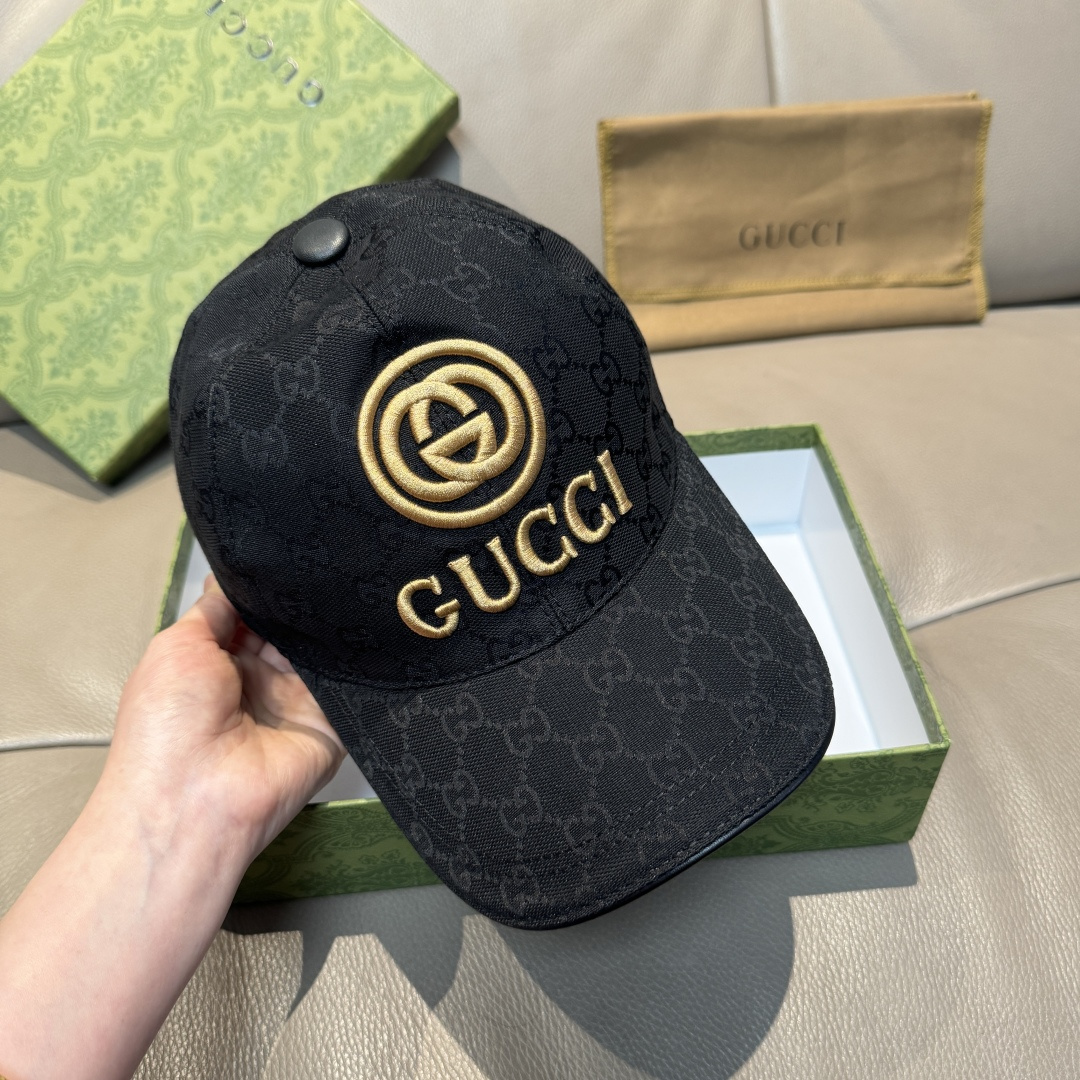 
配盒子布袋，Gucci(古奇)新款原单棒球帽， 大GUCCI刺绣，11开模订制，重工刺绣，细节可媲美专