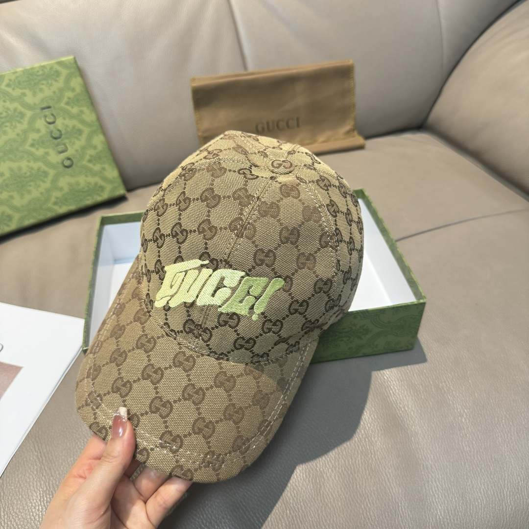 
配盒子布袋，Gucci(古奇)新款原单棒球帽， 艺术字刺绣，11开模订制，重工刺绣，细节可媲美专柜，原