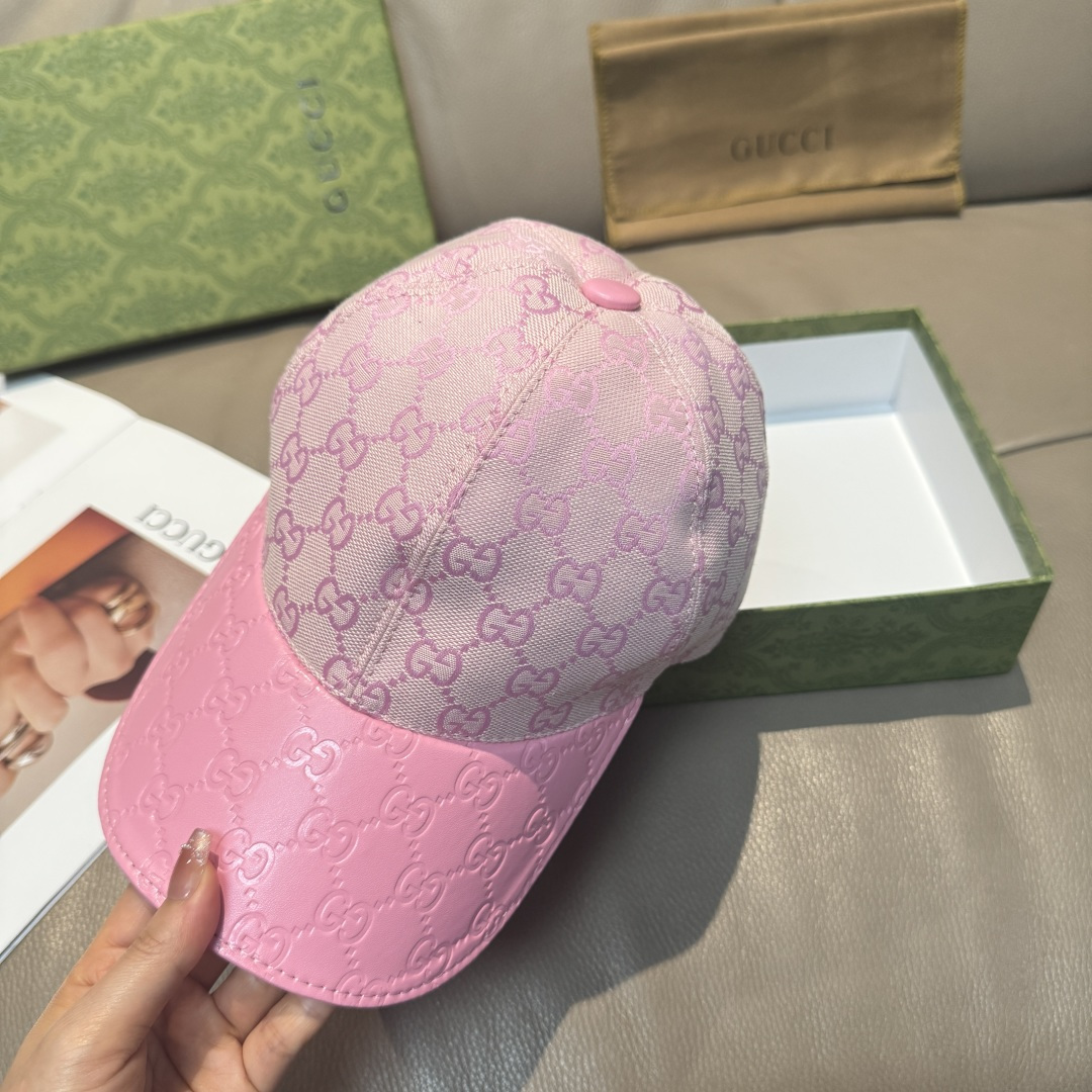 
配盒子布袋，Gucci(古奇)经典原单棒球帽，小双G牛皮拼接，11开模订制，质量超赞！帽檐头层牛皮压花
