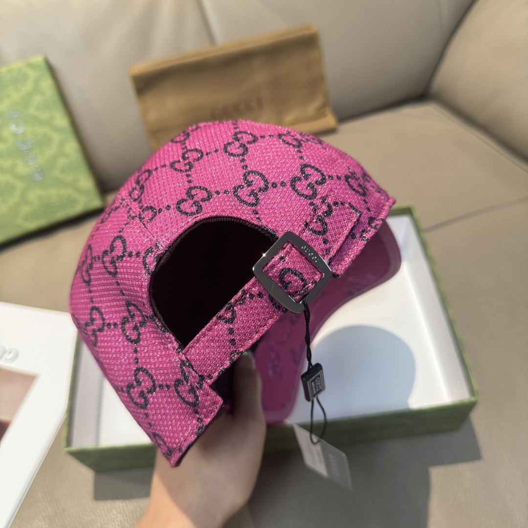 
原单版本出货！
配盒子布袋，Gucci(古奇)最新原单棒球帽，专柜11开模订制，最高版本，原版帆布料+