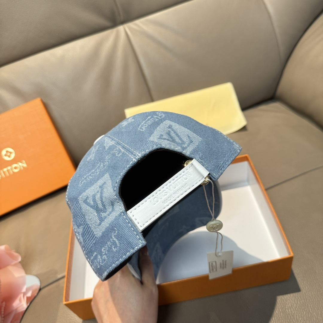 
配盒子布袋，LV路易威登新款原单棒球帽，LV牛仔提花，专柜11开模订制，原版帆布面料+头层牛皮，轻盈透