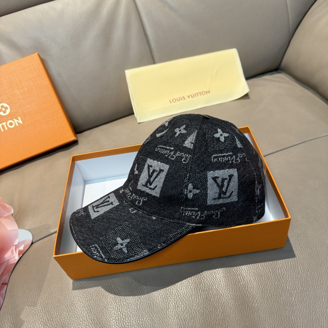 
配盒子布袋，LV路易威登新款原单棒球帽，LV牛仔提花，专柜11开模订制，原版帆布面料+头层牛皮，轻盈透