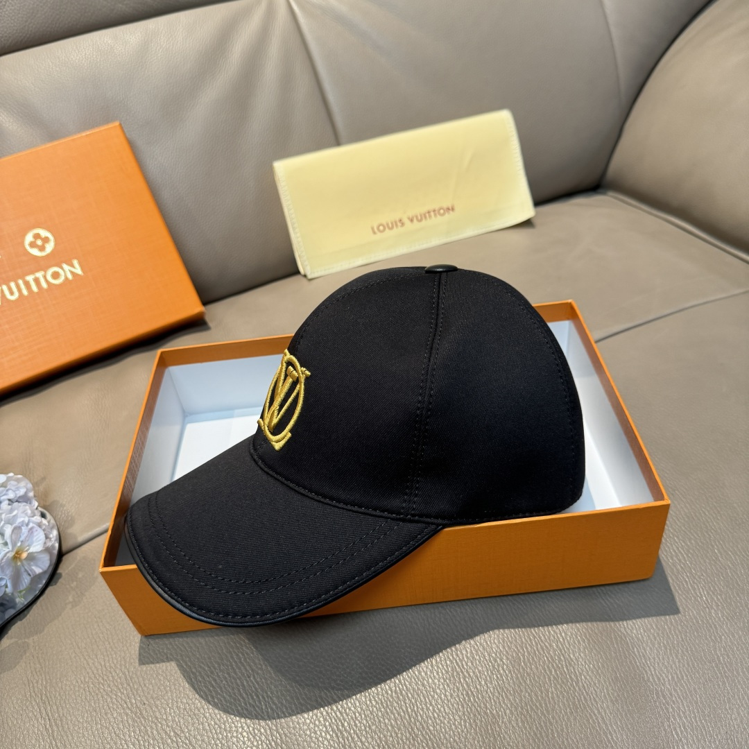 
新款出货
配盒子布袋，LV(路易威登)新款原单棒球帽，Lv刺绣，11开模订制，重工刺绣，做工细致完美，