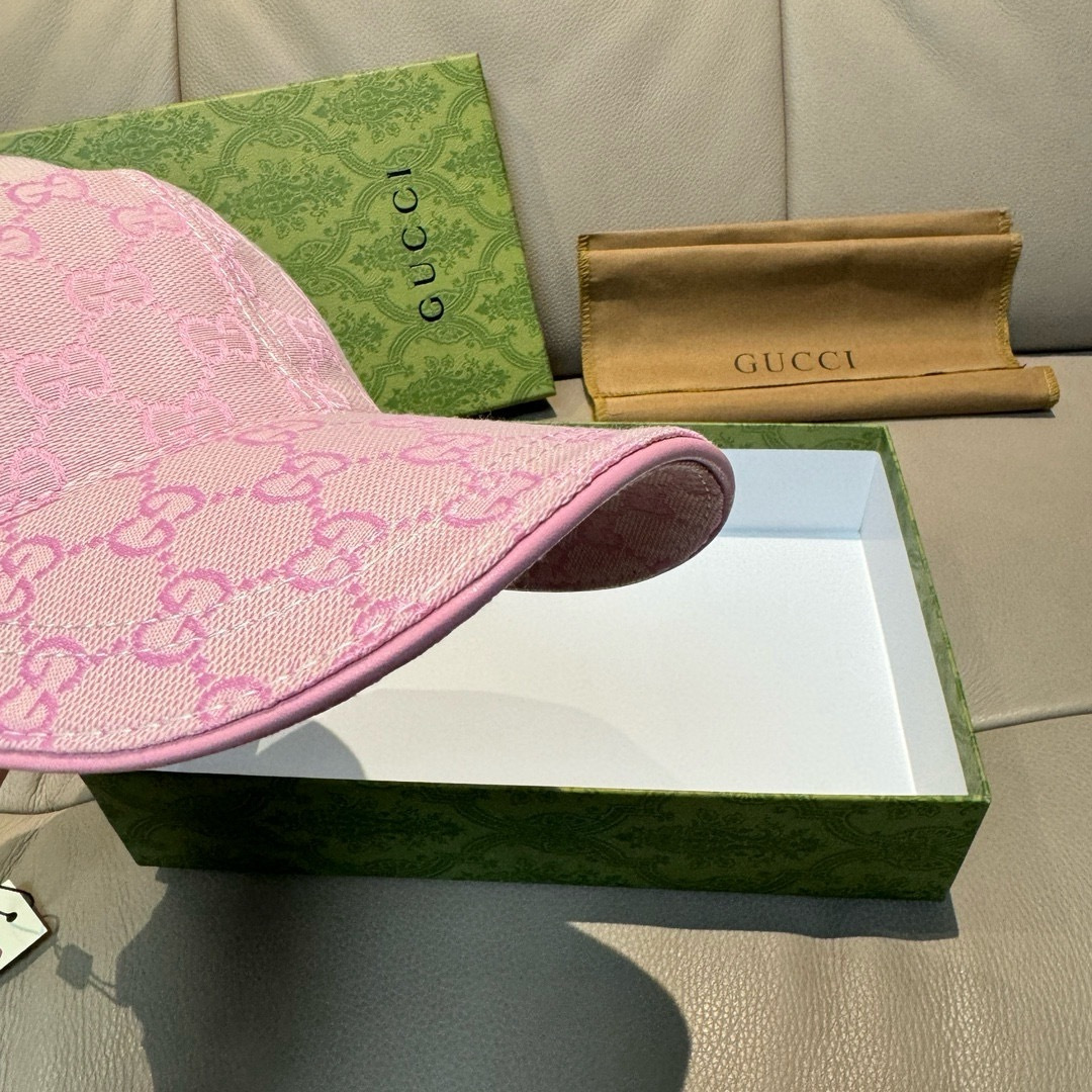 
配盒子布袋，Gucci(古奇)春夏新款原单棒球帽， logo织带，11开模订制，原版帆布料+头层牛皮，