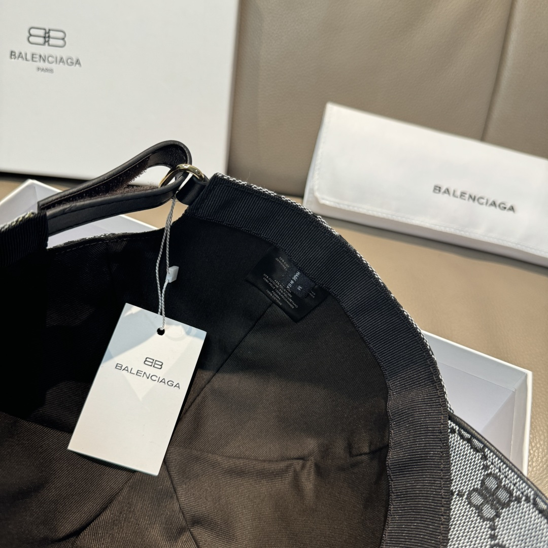 
配盒子布袋，Balenciaga（巴黎世家）新款原单棒球帽， 专柜11开模订制，原版帆布面料+头层牛皮