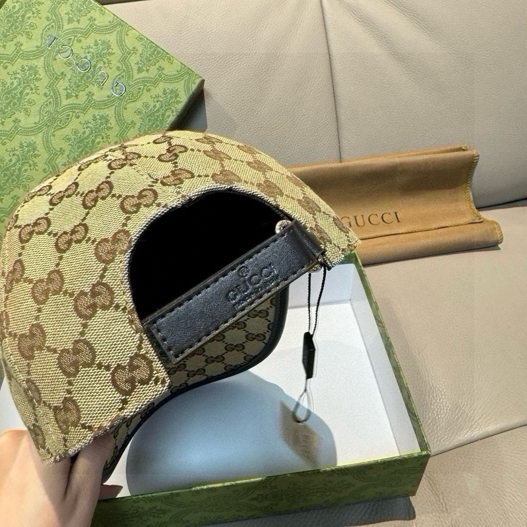 
配盒子布袋，Gucci(古奇)新款原单棒球帽，11开模订制，重工刺绣，细节可媲美专柜，原版帆布料+头层