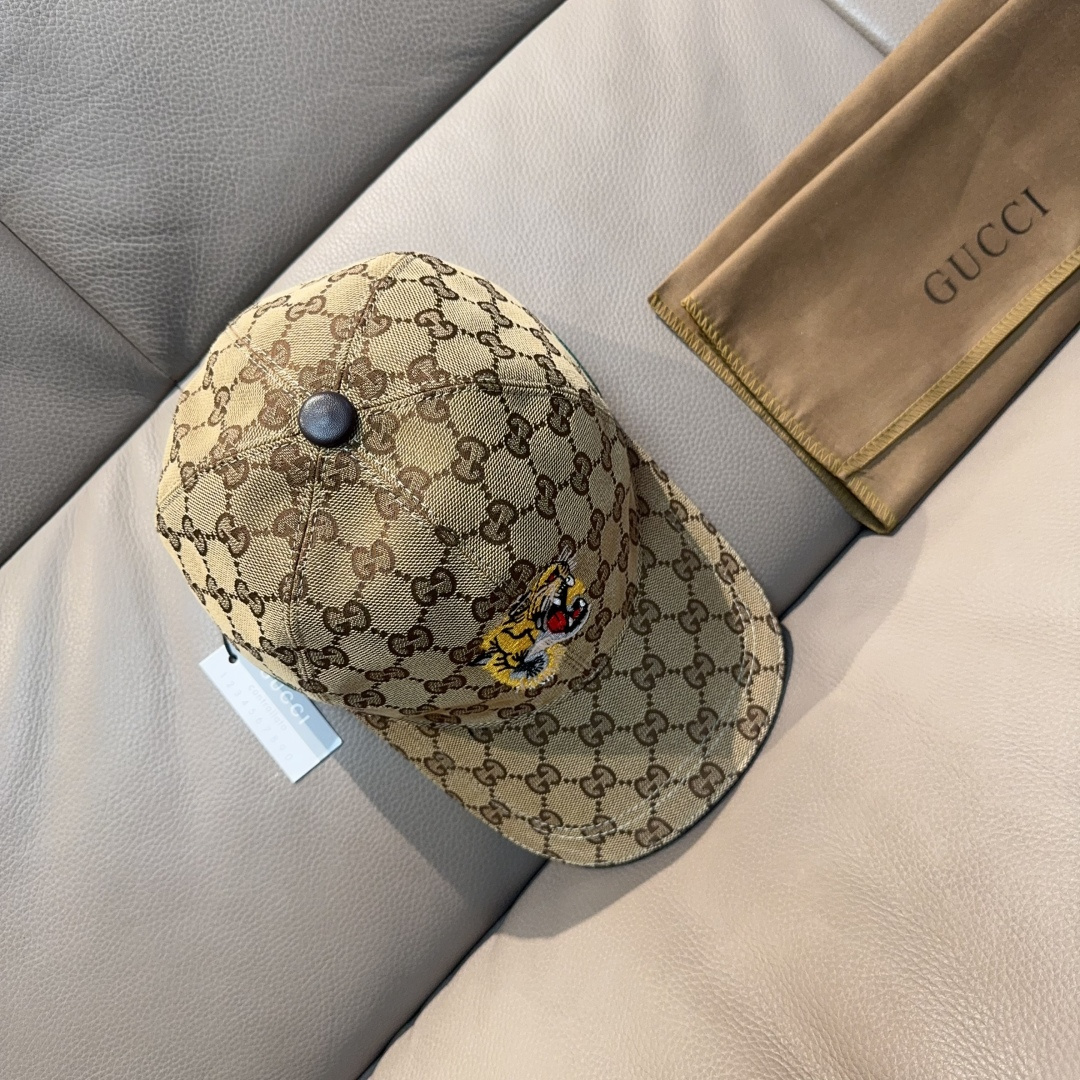 
配盒子布袋，Gucci(古奇)新款原单棒球帽， 虎头刺绣，11开模订制，重工刺绣，细节可媲美专柜，原版