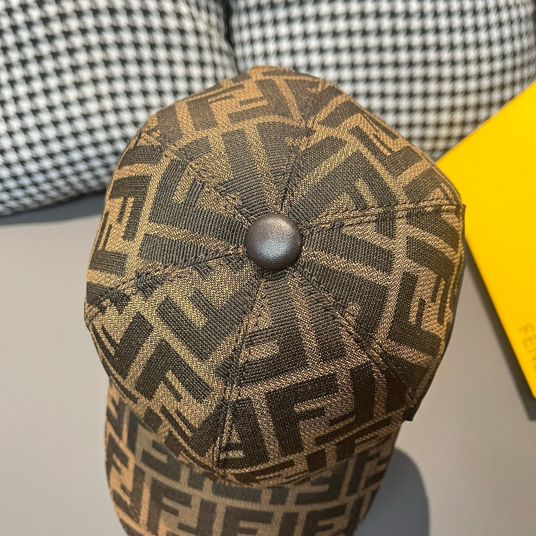 
配盒子布袋，Fendi（芬迪）最新款原单棒球帽， FENDI胶印，专柜热卖款，复古双F提花口碑极佳，1