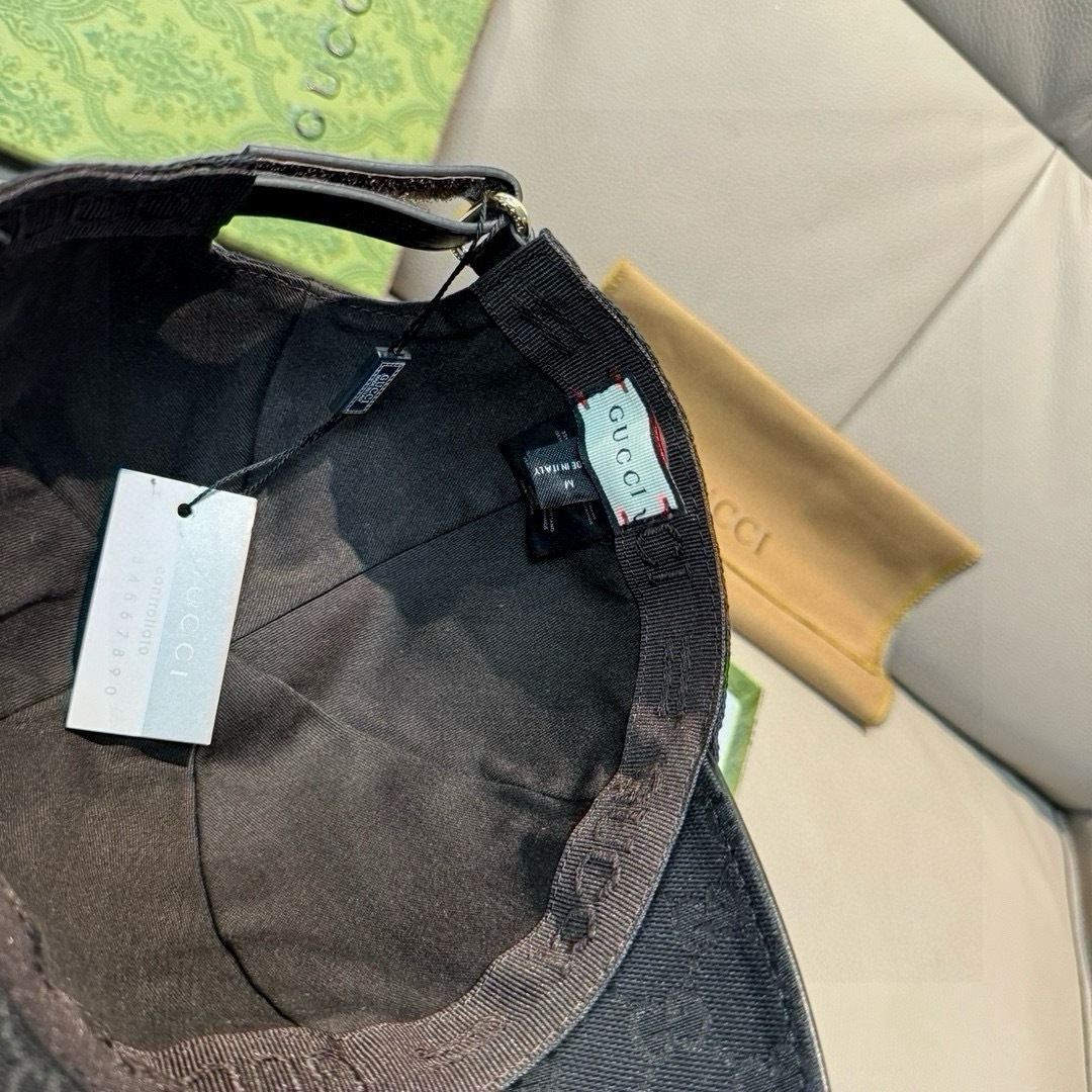 
爆款全色到货
NY&Gucci（古奇)合作款棒球帽， 专柜最新款，NY刺绣，11开模订制，原厂透气帆布