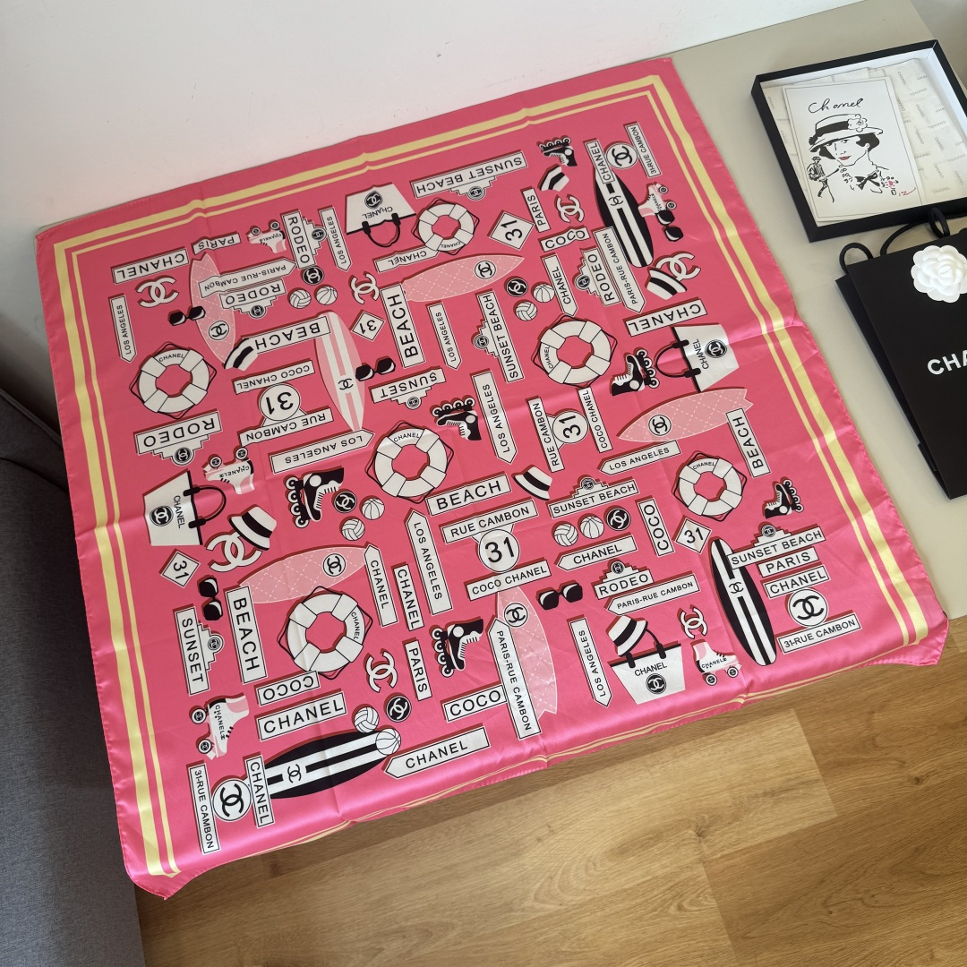 NO:341615,The new original single small 90cm silk square scarf [Chanel Accessories] Top twill silk material is hand-curled, light and luxurious, high-end heavy twill silk, complete counter quality fabric pursues the shape, with a crisp feel, bright and plump color is super pleasing to the eye!  Good goods are not waiting for others, if you like it, you can't miss it [Ingredient size 90X90cm silk] High-version scarf, High-version scarf, Chanel, real silk19860909批 新款原单小香90cm真丝方巾【香奈儿配饰】顶级斜纹真丝材质手工卷边,轻奢感十足高端重磅斜纹真丝完全专柜品相面料追求造型,手感挺括,鲜艳饱满色彩超级养眼！好货不等人,喜欢就不能错过哦【成分尺寸90X90cm 真丝】高版本围巾,高版本围巾,chanel,real silk,scarf