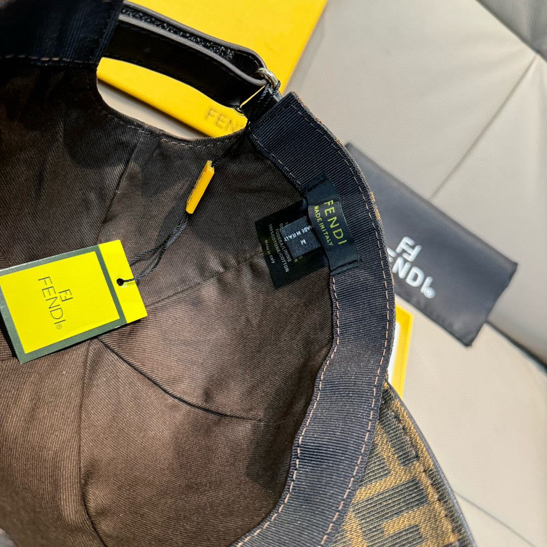 
配盒子布袋，Fendi（芬迪）新款原单棒球帽， 双F提花，专柜常年热卖款，口碑极佳，11开模订制，原版