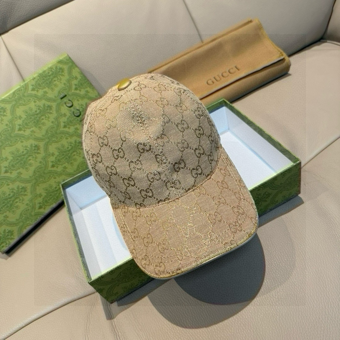 
配盒子布袋，Gucci(古奇)经典原单棒球帽😍😍金丝logo。专柜11开模订制，最高版本，原版帆布料+