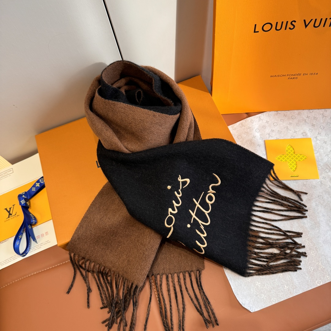 Louis Vuitton LV 2025新款签名款围巾 双面羔羊绒 出口订单 喜欢有颜值 高质量的亲可入手