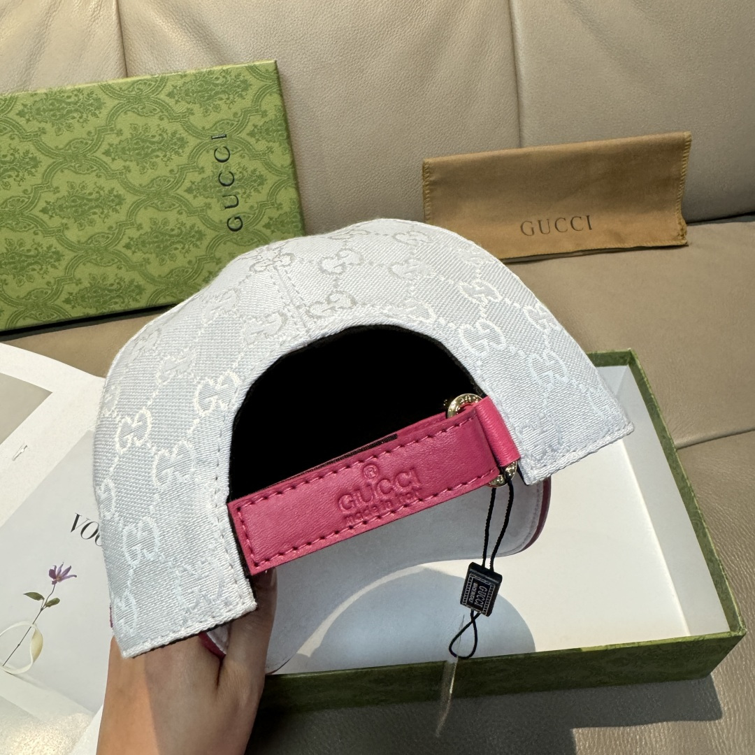 
配盒子布袋，Gucci(古奇)新款原单棒球帽专柜11开模订制！原版帆布料+头层牛皮，轻盈透气！实物拍摄