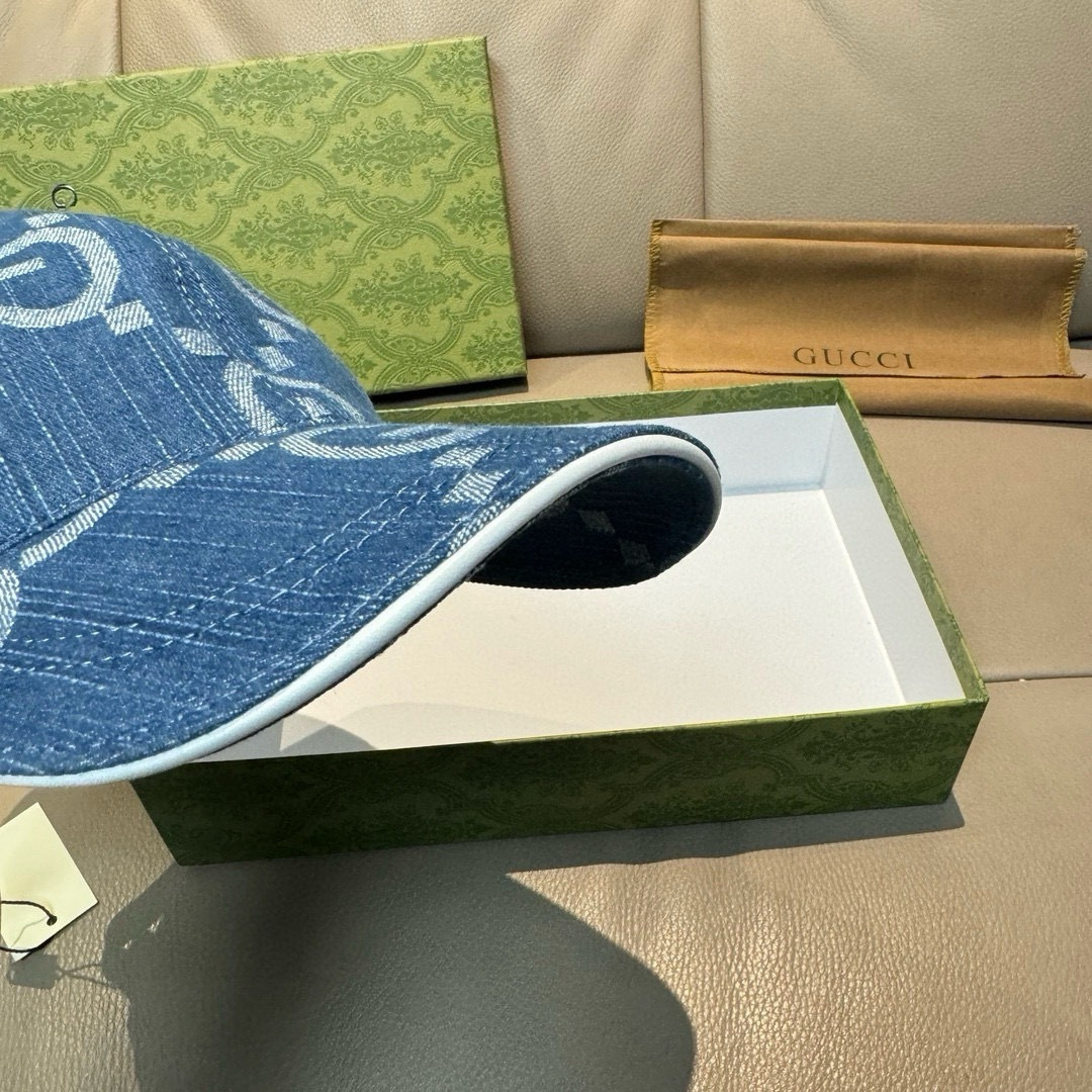 
配包装布袋，Gucci古奇新款原单棒球帽， 大双G，专柜11开模订制，完美对花，原版帆布面料+头层牛皮