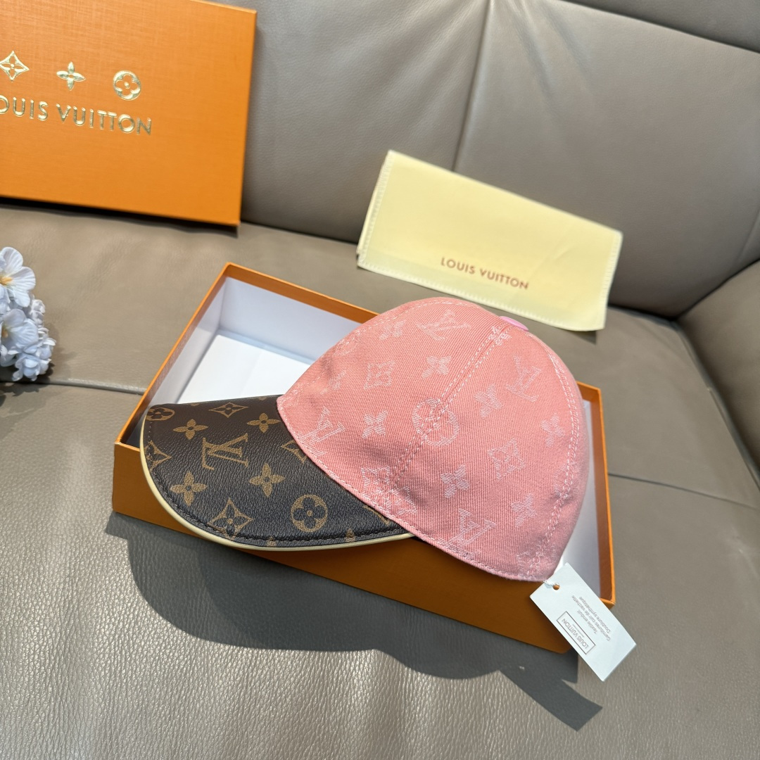 
配盒子布袋，LV(路易威登)新款原单棒球帽，老花拼接，11开模订制，原版牛仔布料+专柜老花皮，做工细致