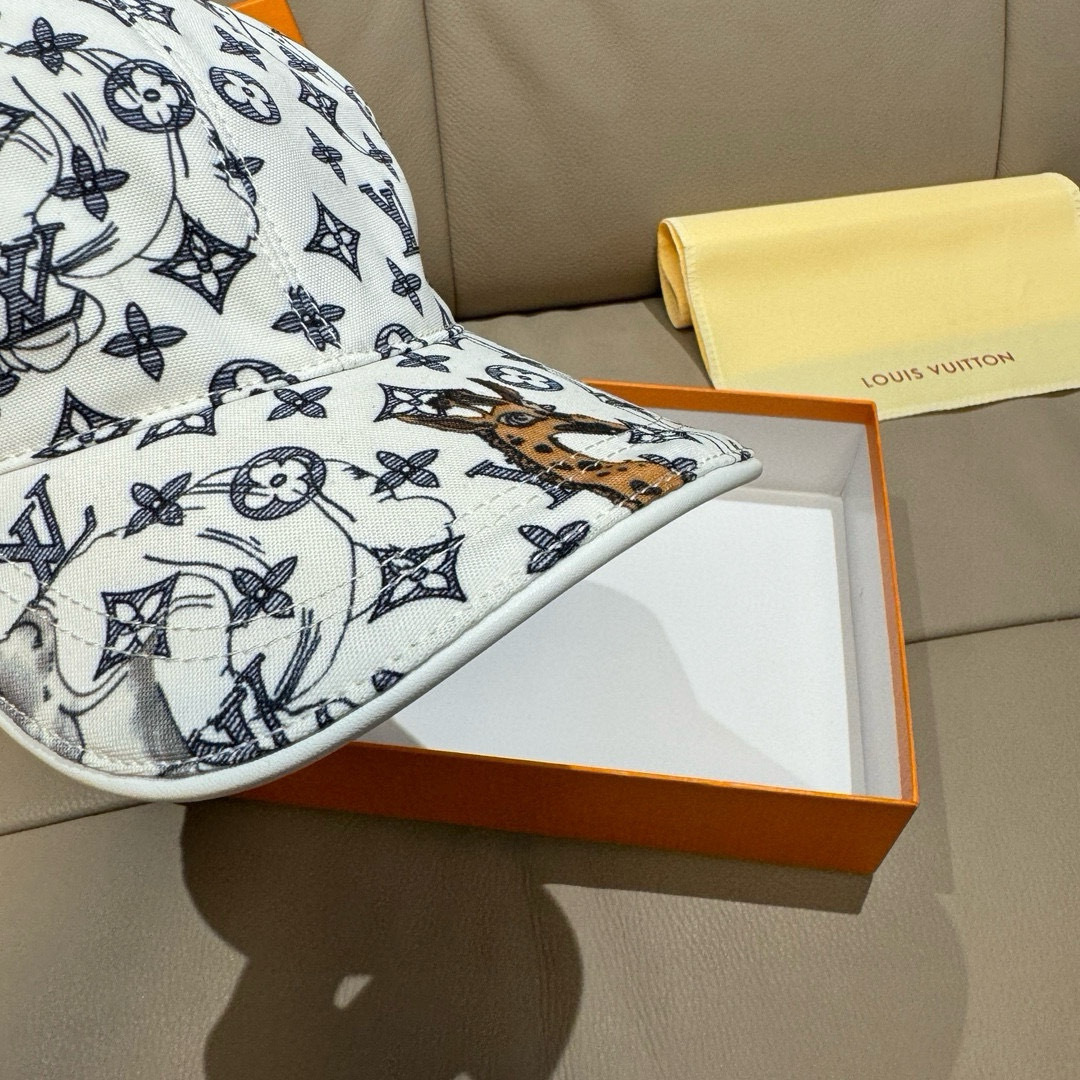 
配盒子布袋，LV路易威登新款原单棒球帽，动物丝印，11开模订制，原版丝印绸缎面料+头层牛皮，时尚帅气质