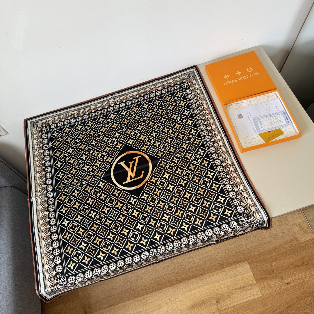 Louis Vuitton LV新款方巾
