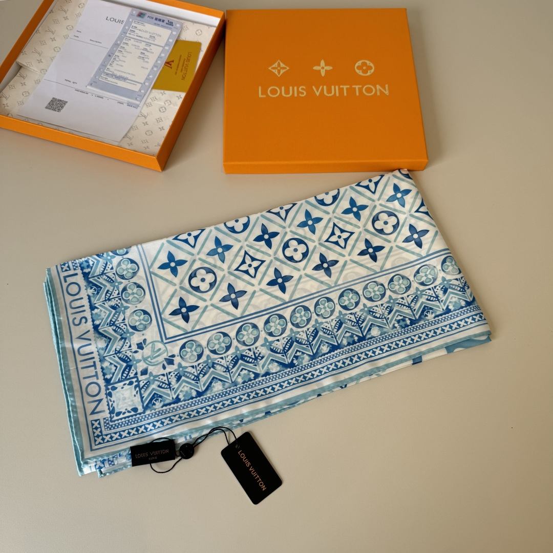 Louis Vuitton LV新款方巾
