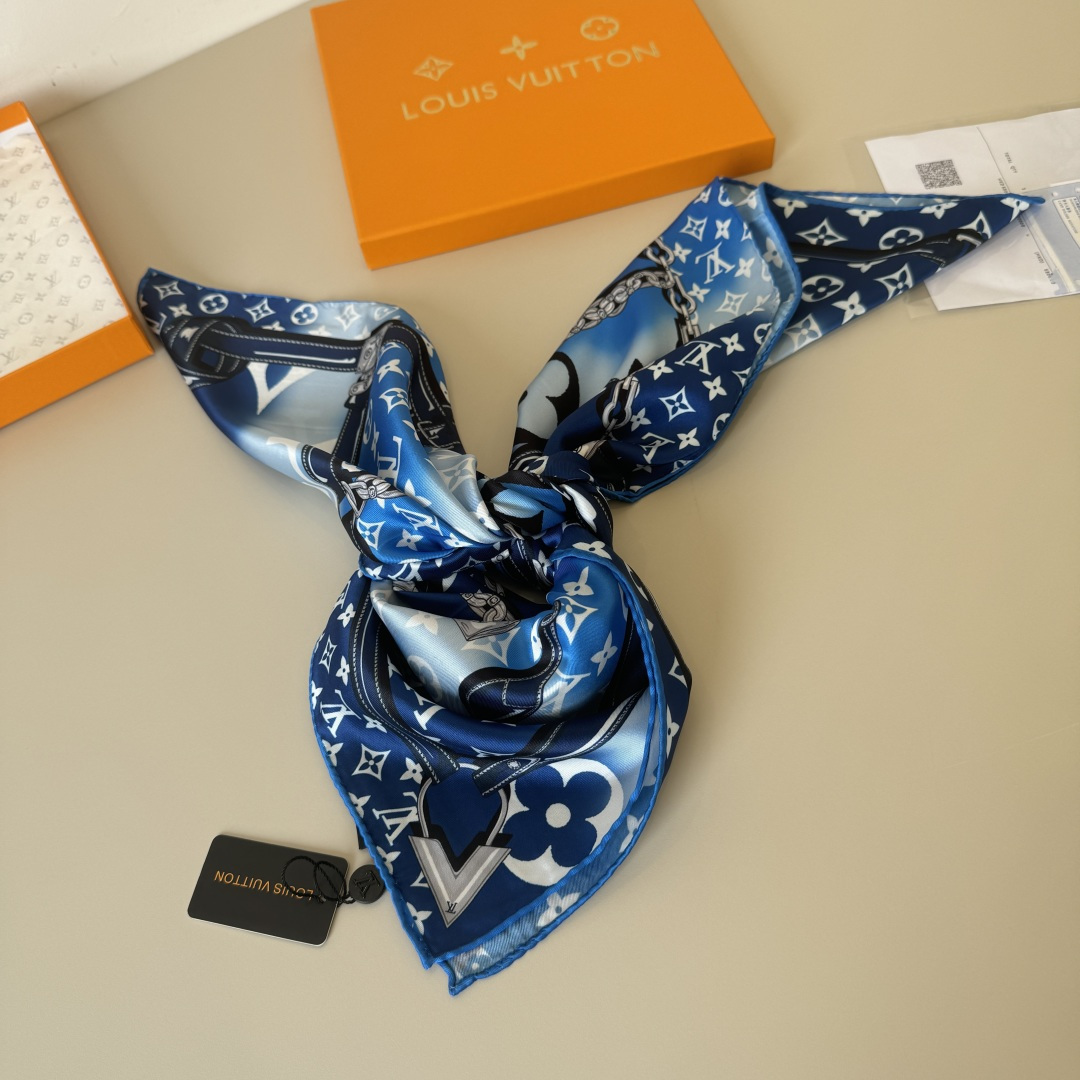 Louis Vuitton Lv方巾 渐变Monogram印花 斜纹真丝材质 手工卷边
