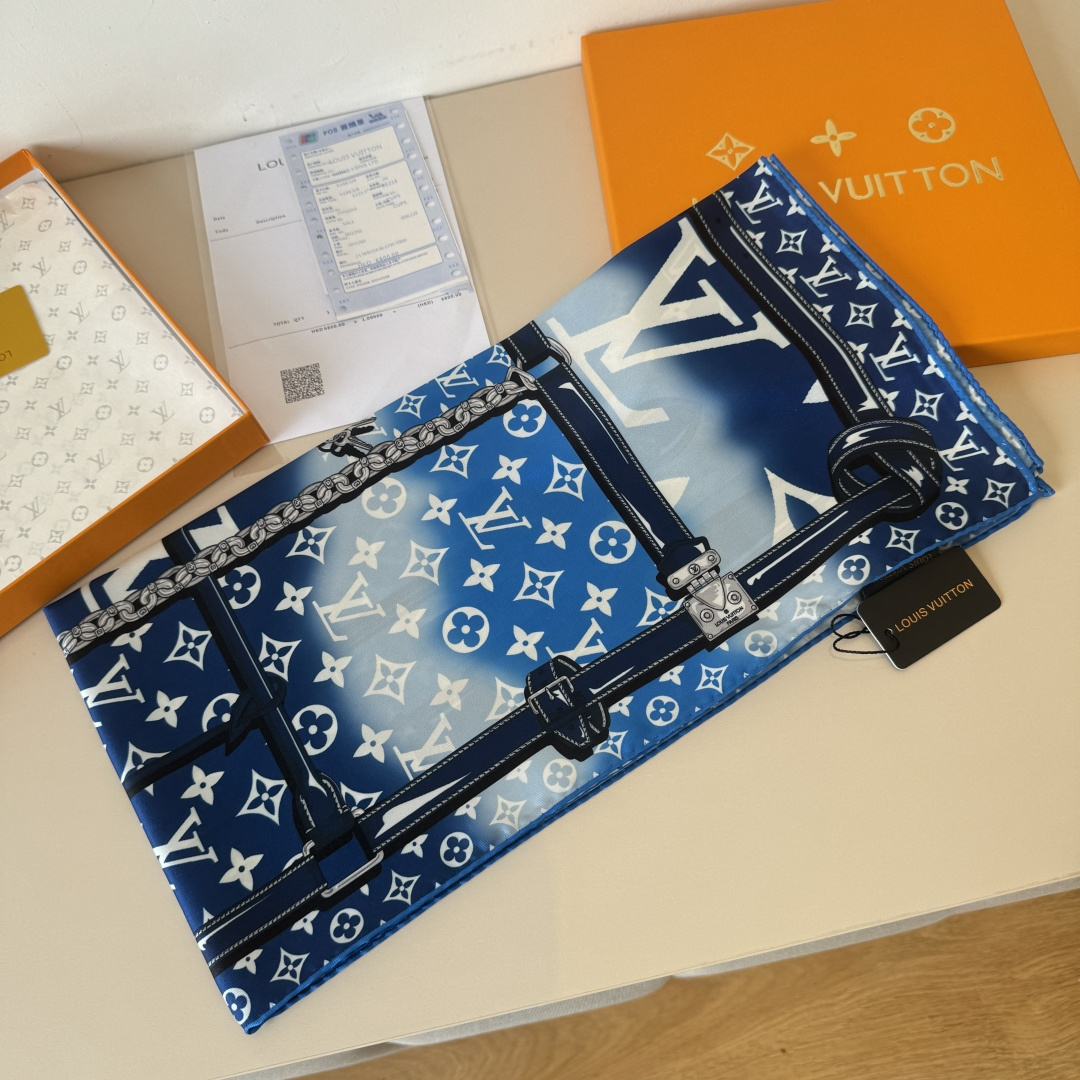 Louis Vuitton Lv方巾 渐变Monogram印花 斜纹真丝材质 手工卷边