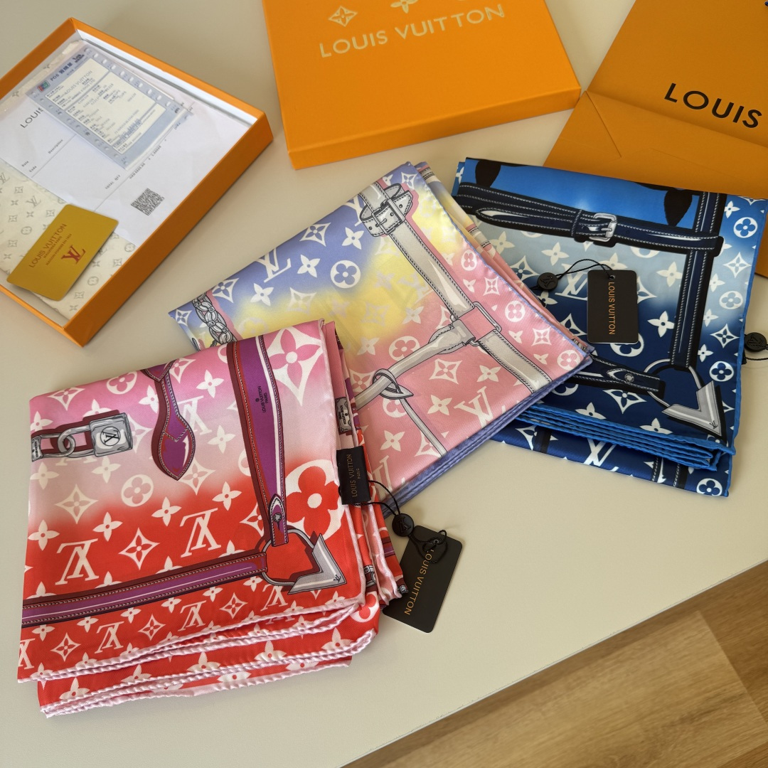 Louis Vuitton Lv方巾 渐变Monogram印花 斜纹真丝材质 手工卷边