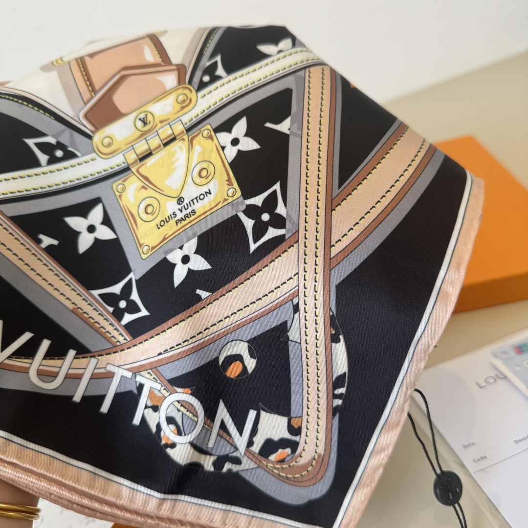 Louis Vuitton LV新款方巾