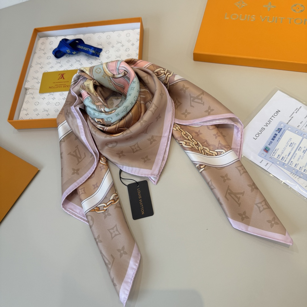 Louis Vuitton Lv新款真丝方巾，花卉皮带。斜纹真丝材质 手工卷边，轻奢感十足 精美皮带组合成 图案 既衬肤色又百搭 高端重磅斜纹真丝