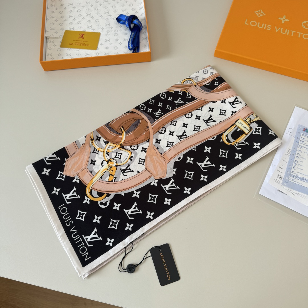 Louis Vuitton Lv新款真丝方巾，花卉皮带。斜纹真丝材质 手工卷边，轻奢感十足 精美皮带组合成 图案 既衬肤色又百搭 高端重磅斜纹真丝