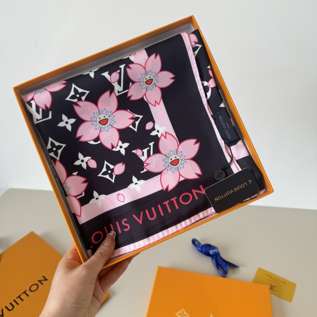 Louis Vuitton 欧阳娜娜同款，Lv最新款真丝方巾-村上隆