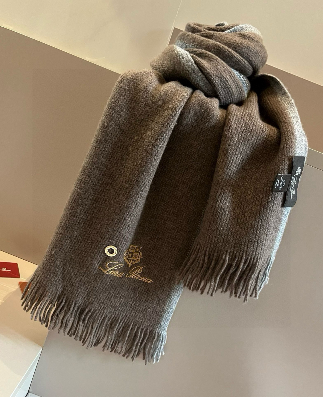 Loro Piana Piana · 诺悠翩雅 【 发售 贸易公司尾单 山羊绒围巾披肩】送人自留都太高大上了 重磅上新