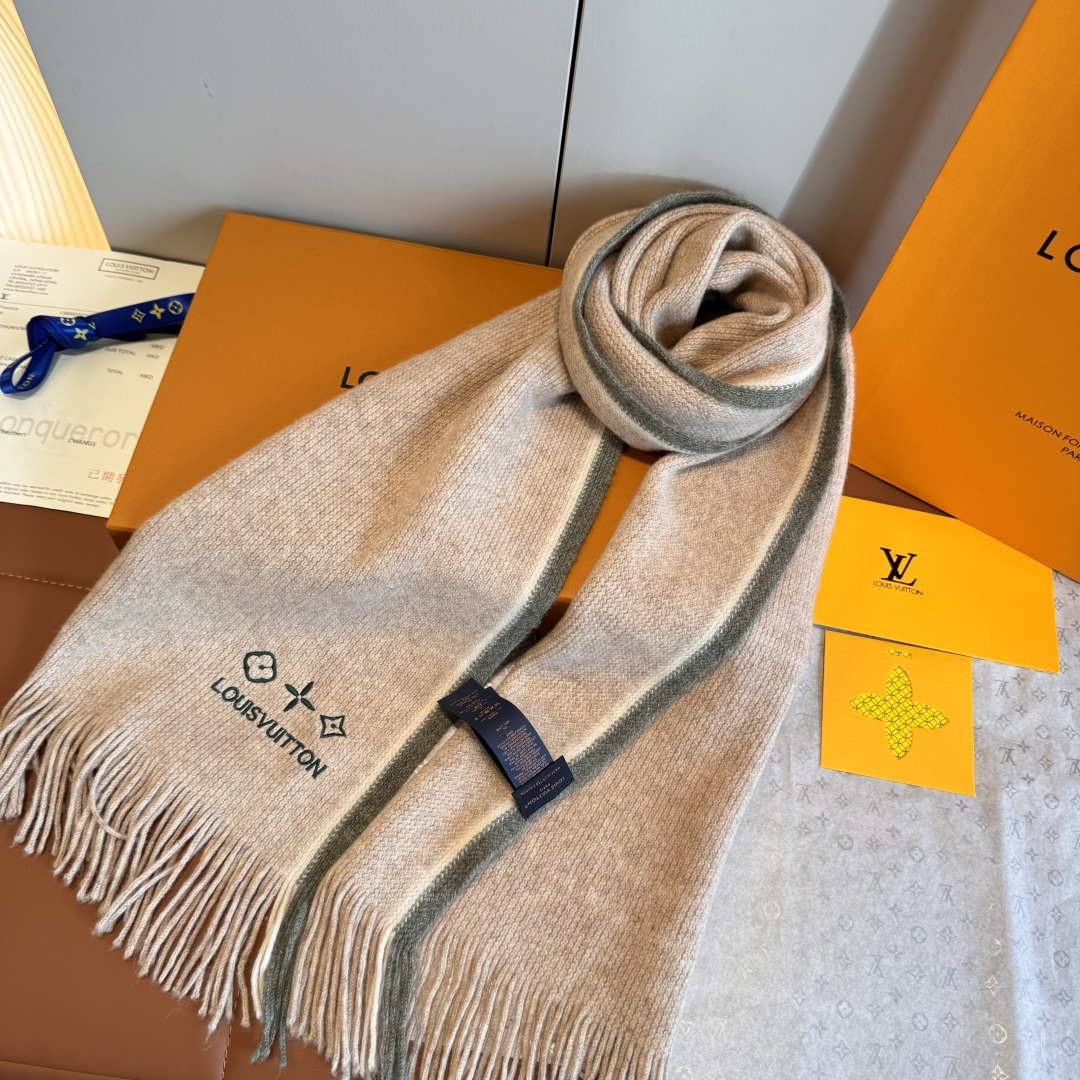 Louis Vuitton Lv新款高端羊绒针织围巾 出口尾单 客供 羊绒纱线 这款织法比较难 又很费纱线
