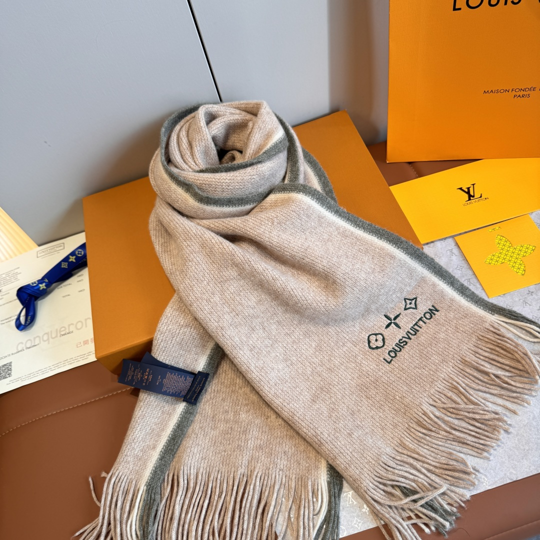 Louis Vuitton Lv新款高端羊绒针织围巾 出口尾单 客供 羊绒纱线 这款织法比较难 又很费纱线