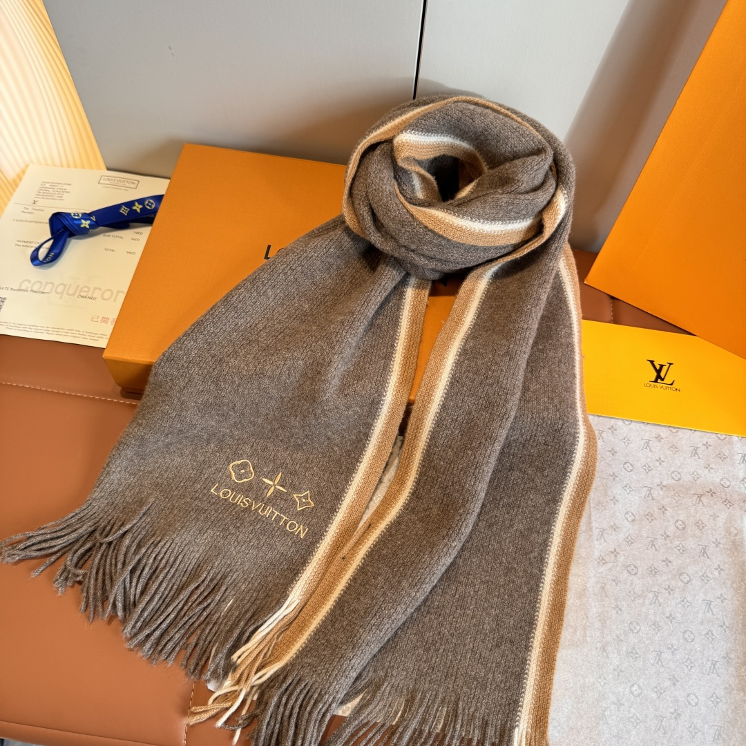 Louis Vuitton Lv新款高端羊绒针织围巾 出口尾单 客供 羊绒纱线 这款织法比较难 又很费纱线