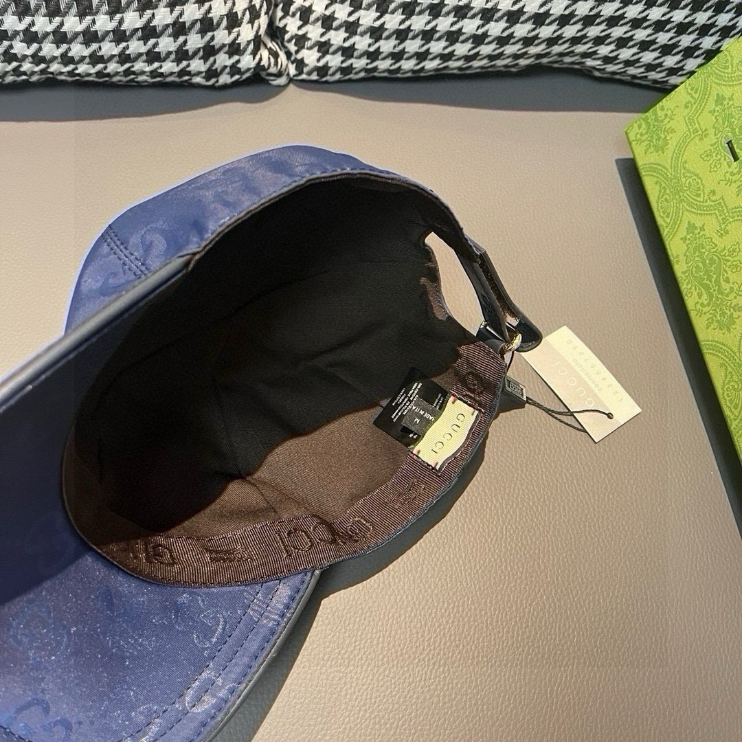 古奇新款Adidas&Gucci联名款出货啦！配盒子布袋。专柜热卖中。1:1开模订制，重工打造，完美复刻