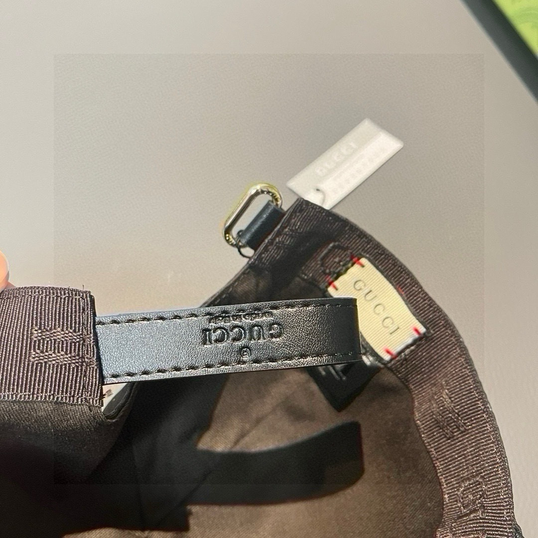 古奇新款Adidas&Gucci联名款出货啦！配盒子布袋。专柜热卖中。1:1开模订制，重工打造，完美复刻