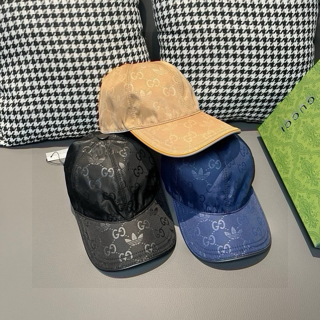 古奇新款Adidas&Gucci联名款出货啦！配盒子布袋。专柜热卖中。1:1开模订制，重工打造，完美复刻