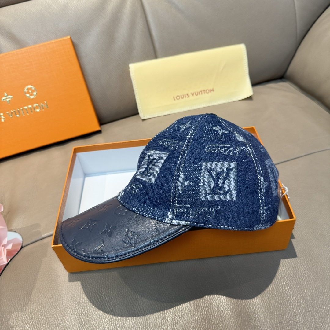 配盒子布袋，LV(路易威登)新款原单棒球帽，牛皮压花，1:1开模订制，原版牛仔布料，做工细致完美，质量超